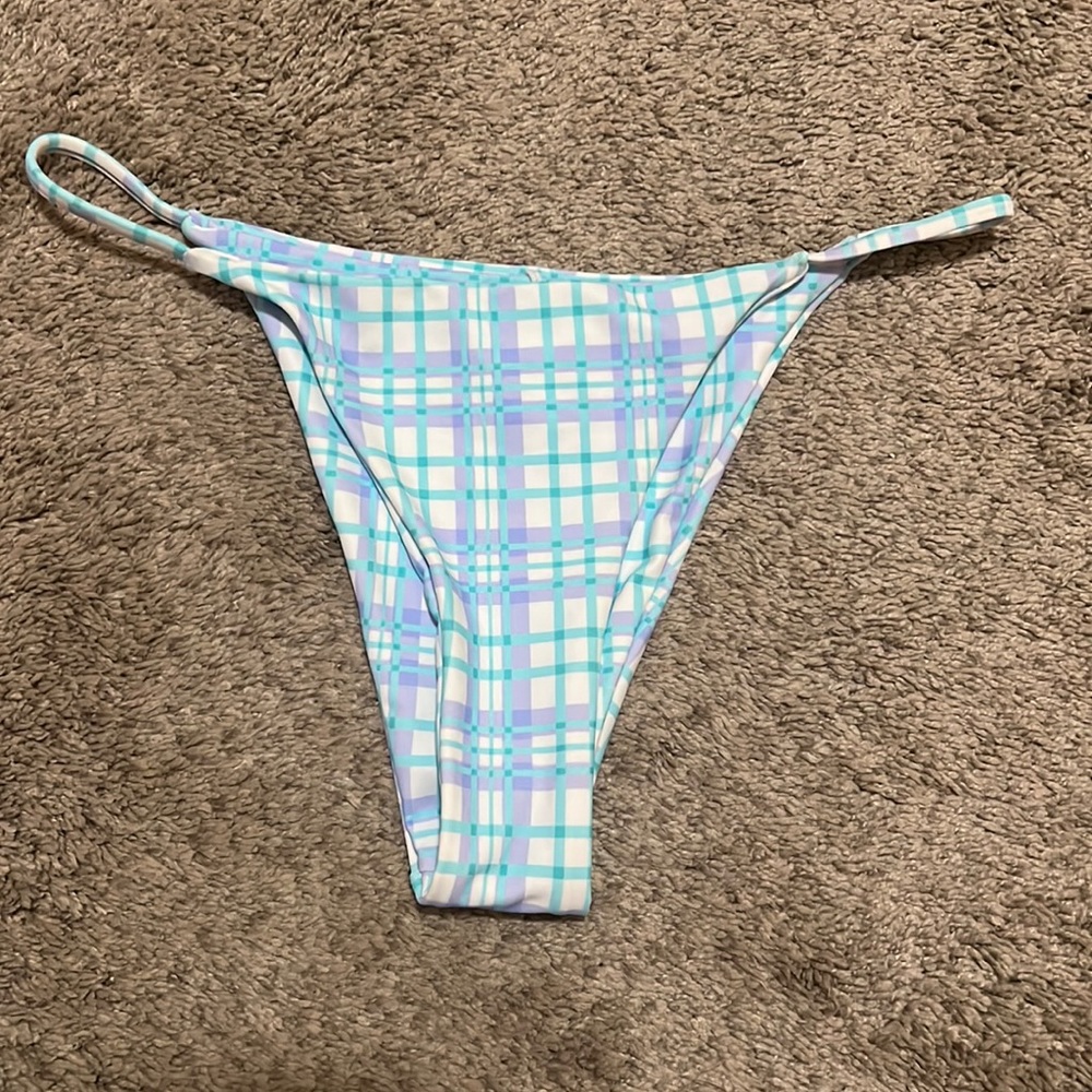 Princess Polly bikini bottoms